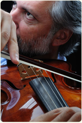 Viola Player